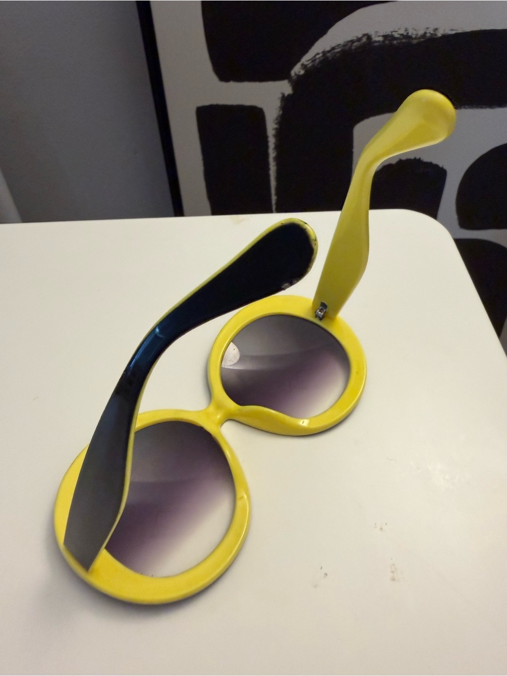 Oversized Yellow and Black Round Frame Sunglasses - Women Accessories - Picture 12 of 13